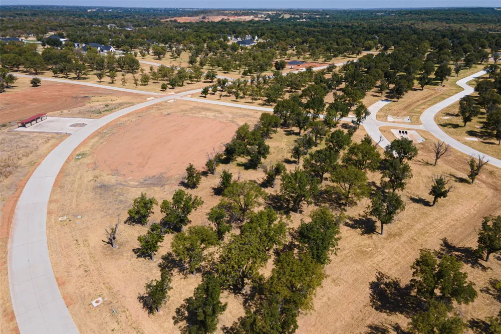 2312 E Landings S Granbury, TX 76049