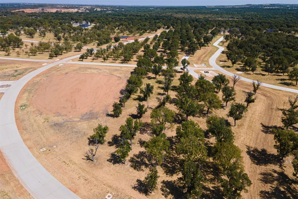 2312 E Landings S Granbury, TX 76049