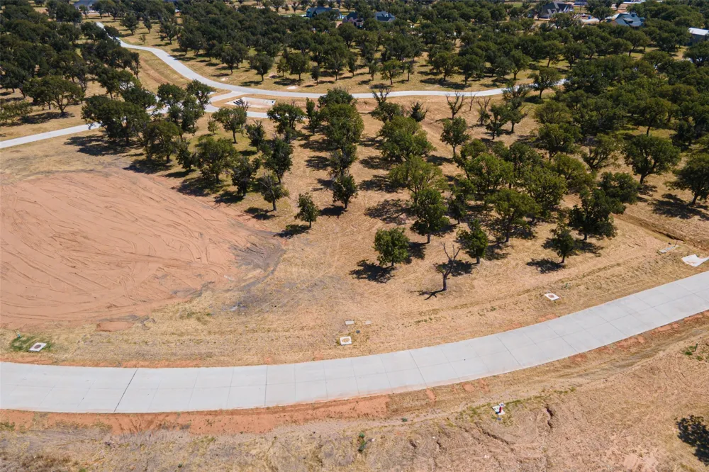 2312 E Landings S Granbury, TX 76049