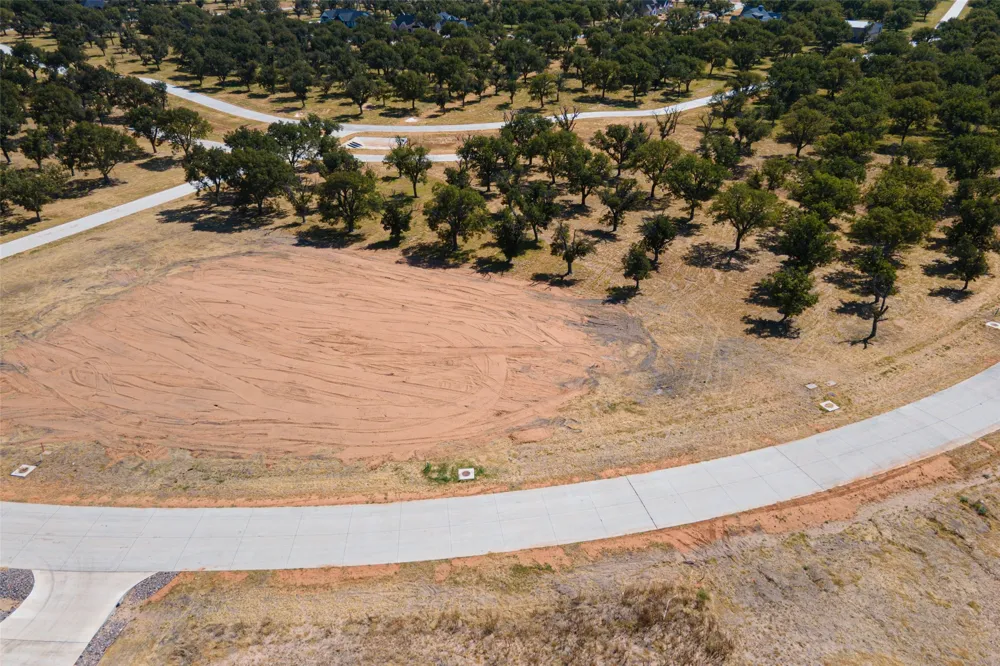 2312 E Landings S Granbury, TX 76049