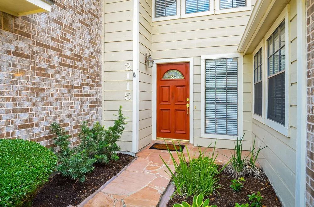 2115 Echo Ridge Sugar Land, TX 77478
