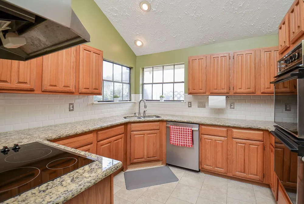 2115 Echo Ridge Sugar Land, TX 77478