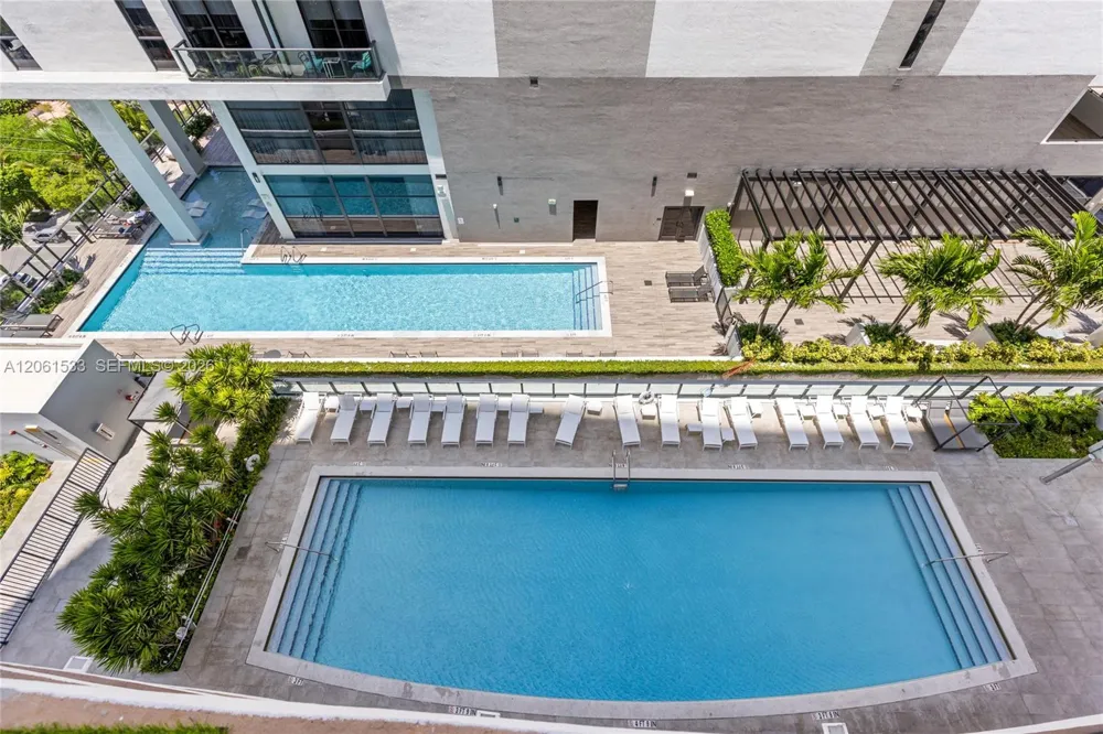 1600 NE 1st Ave #1418 Miami, FL 33132