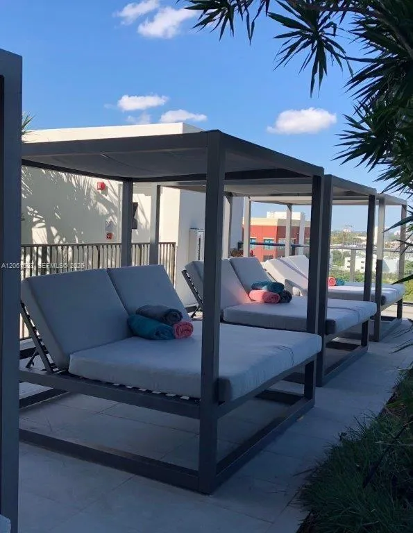 1600 NE 1st Ave #1418 Miami, FL 33132
