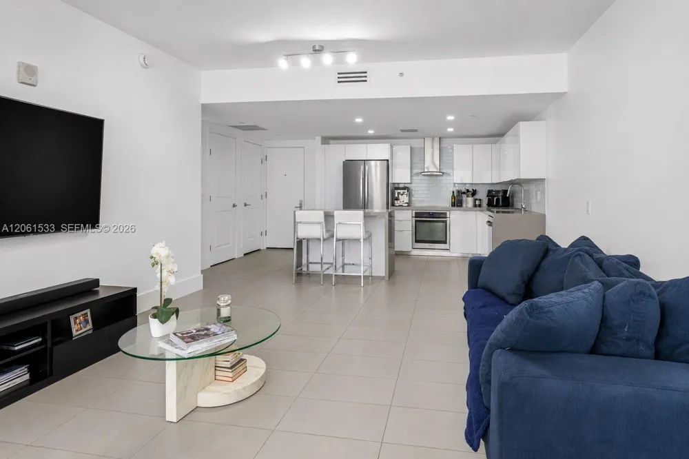 1600 NE 1st Ave #1418 Miami, FL 33132