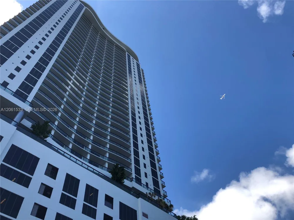 1600 NE 1st Ave #1418 Miami, FL 33132