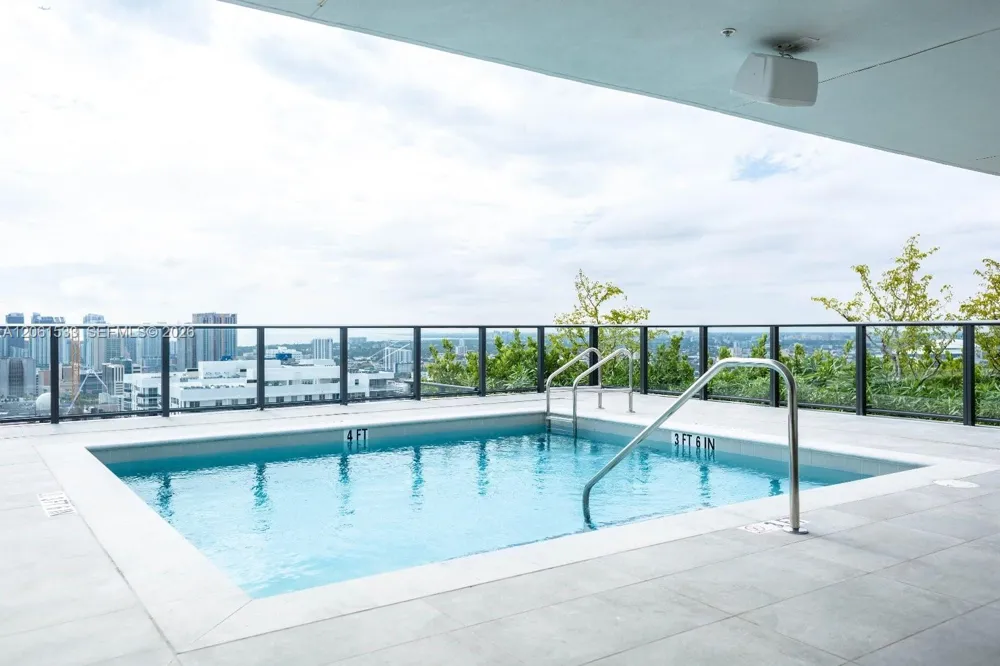 1600 NE 1st Ave #1418 Miami, FL 33132