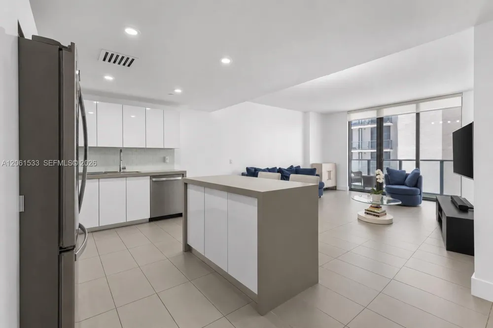 1600 NE 1st Ave #1418 Miami, FL 33132