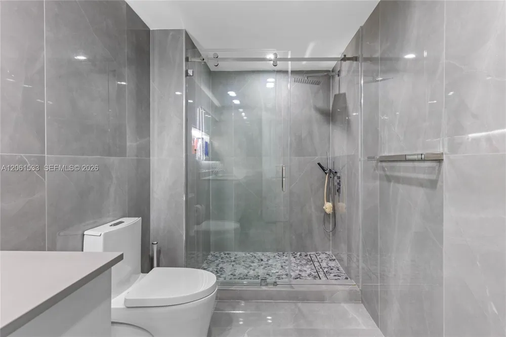 1600 NE 1st Ave #1418 Miami, FL 33132