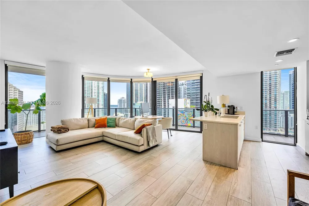 45 SW 9th St #2103 Miami, FL 33130