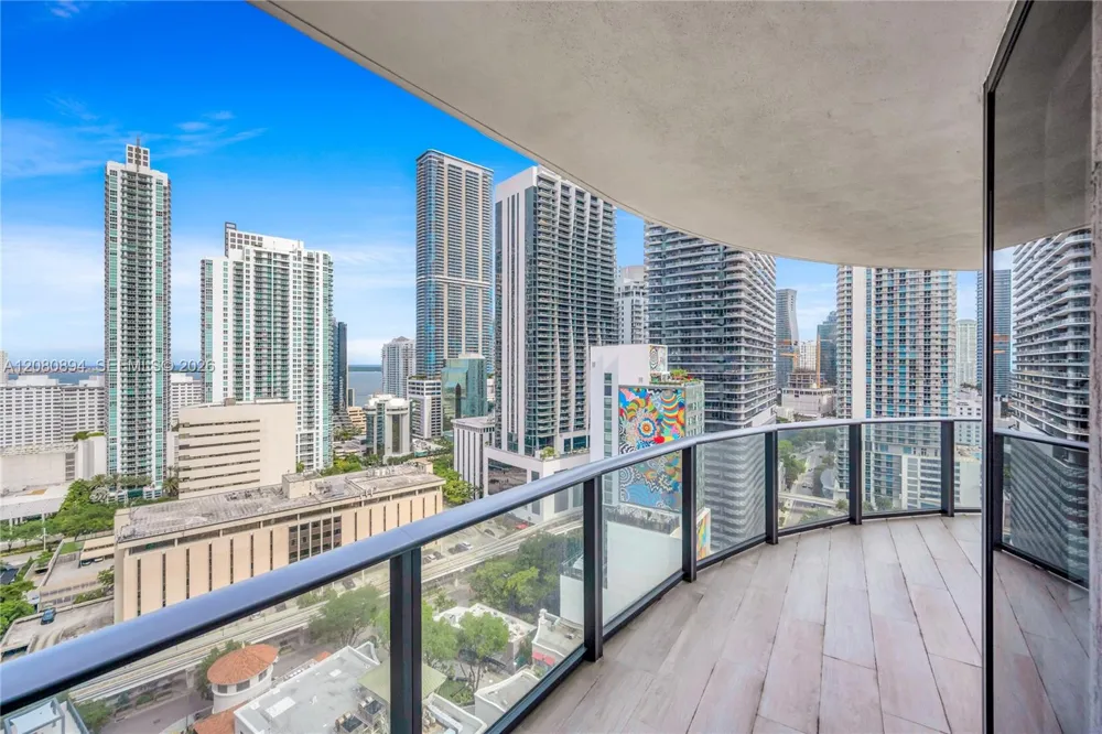 45 SW 9th St #2103 Miami, FL 33130