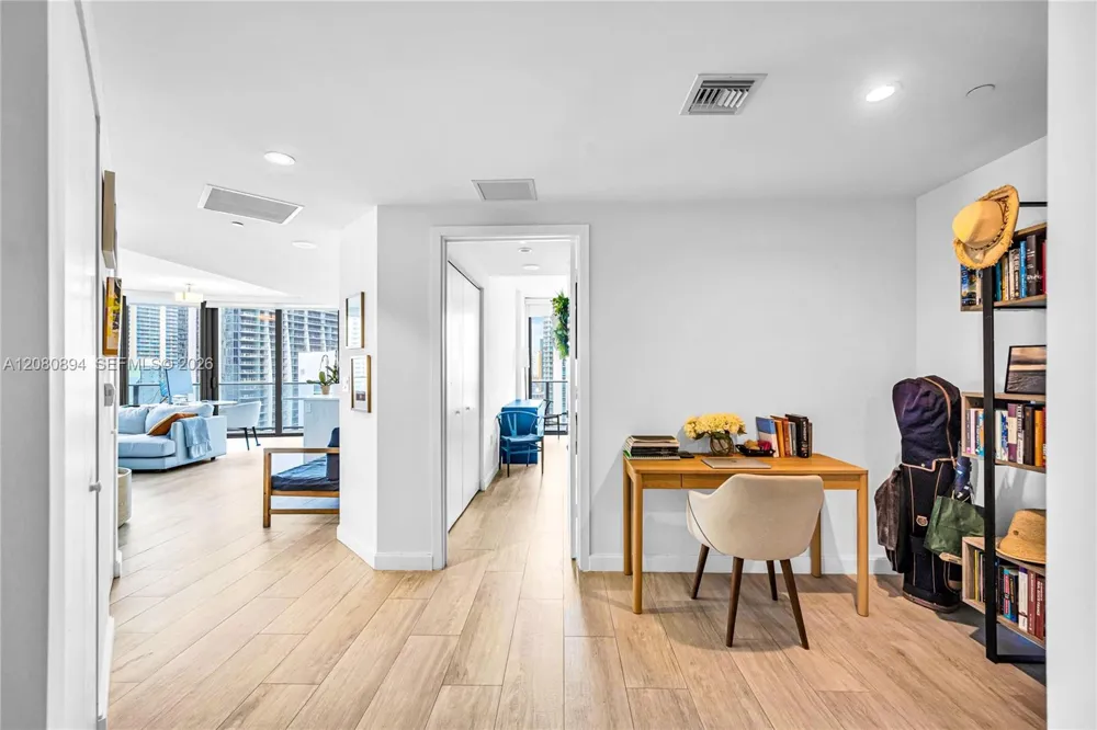 45 SW 9th St #2103 Miami, FL 33130