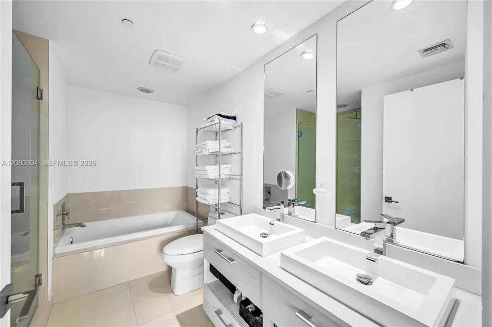 45 SW 9th St #2103 Miami, FL 33130