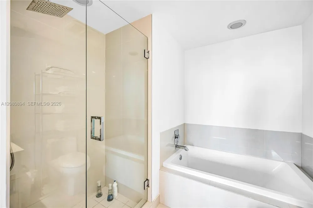 45 SW 9th St #2103 Miami, FL 33130