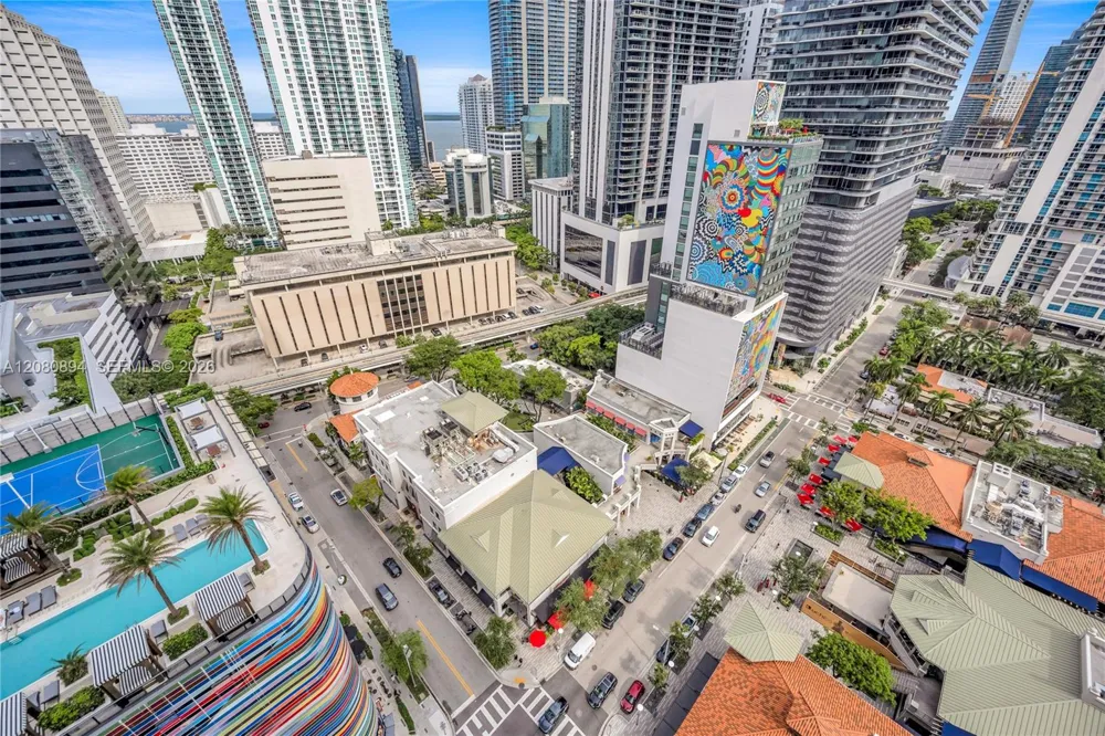 45 SW 9th St #2103 Miami, FL 33130