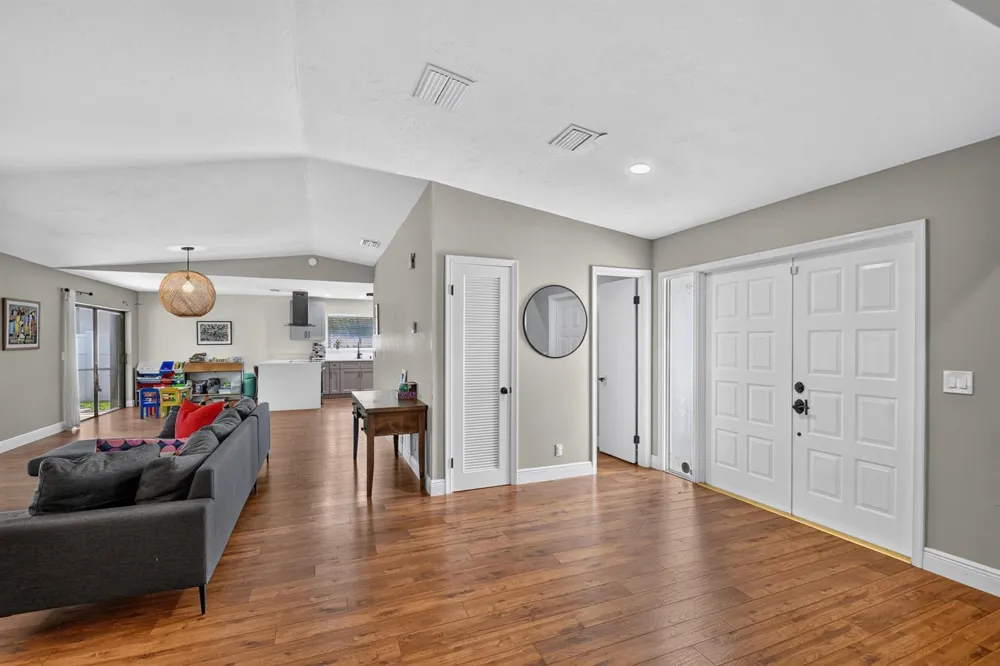2606 SW 23rd Cranbrook Drive Boynton Beach, FL 33436
