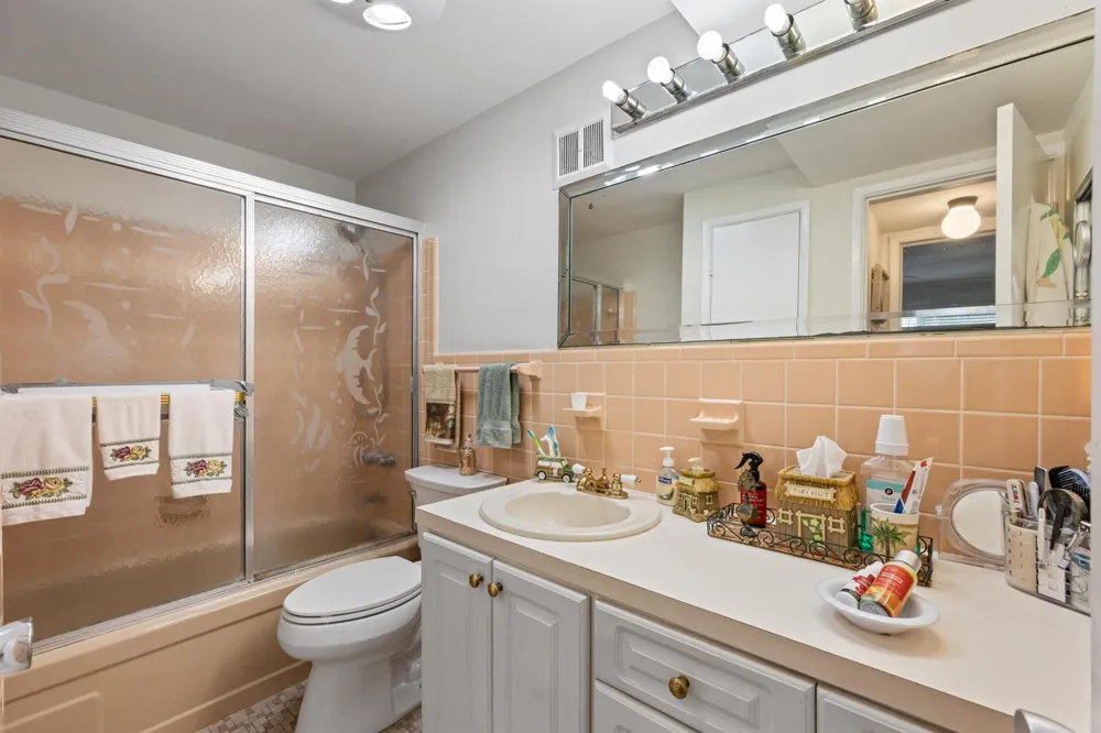 2151 NE 42nd Court #225 Lighthouse Point, FL 33064