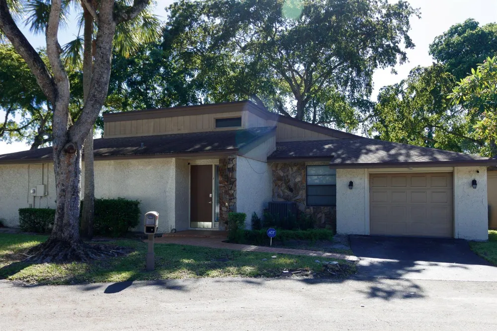 8197 ROYAL PALM COURT #5 Tamarac, FL 33321