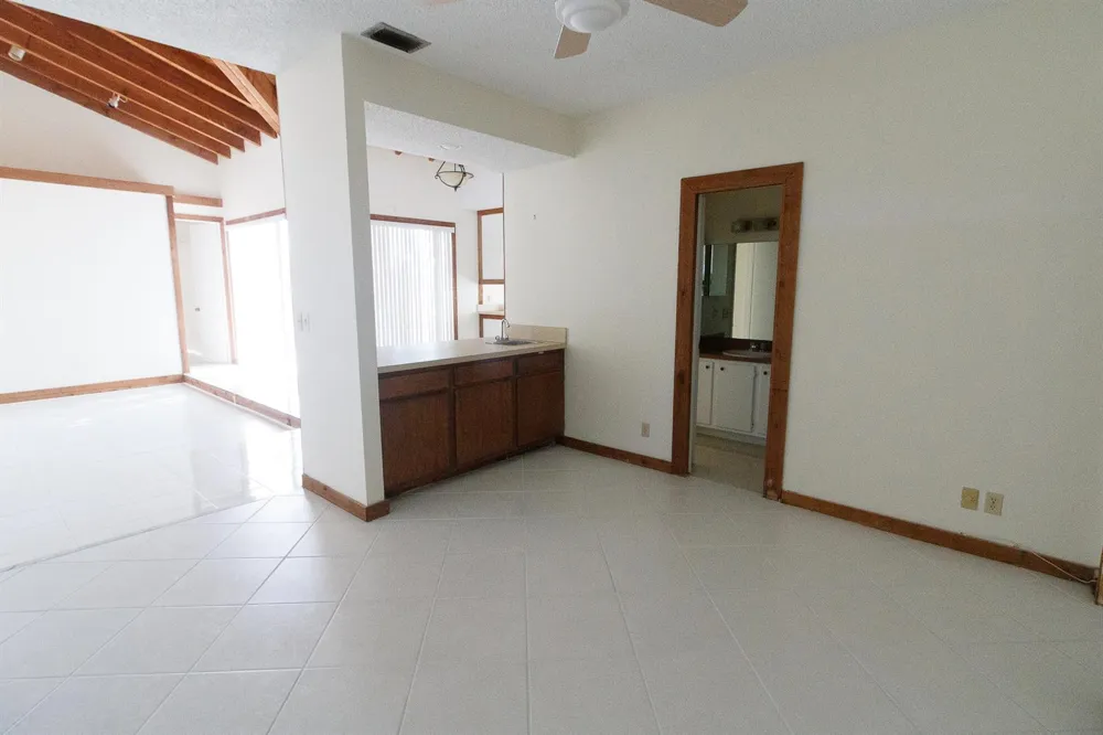 8197 ROYAL PALM COURT #5 Tamarac, FL 33321