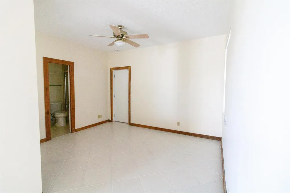 8197 ROYAL PALM COURT #5 Tamarac, FL 33321