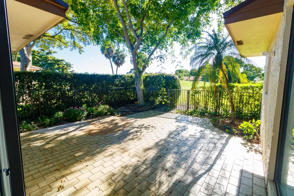 8197 ROYAL PALM COURT #5 Tamarac, FL 33321