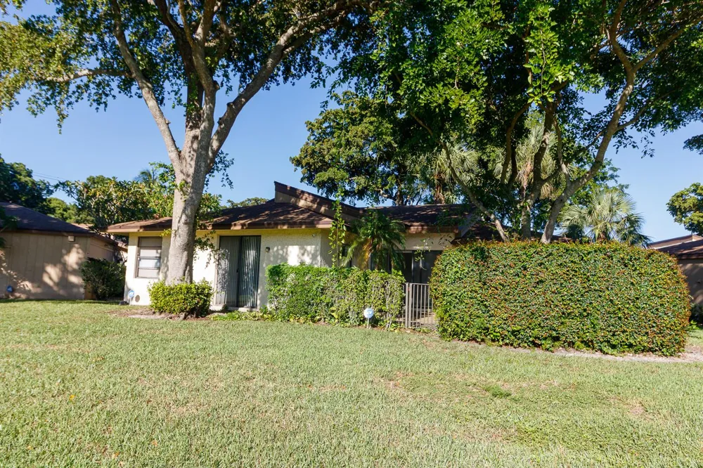 8197 ROYAL PALM COURT #5 Tamarac, FL 33321