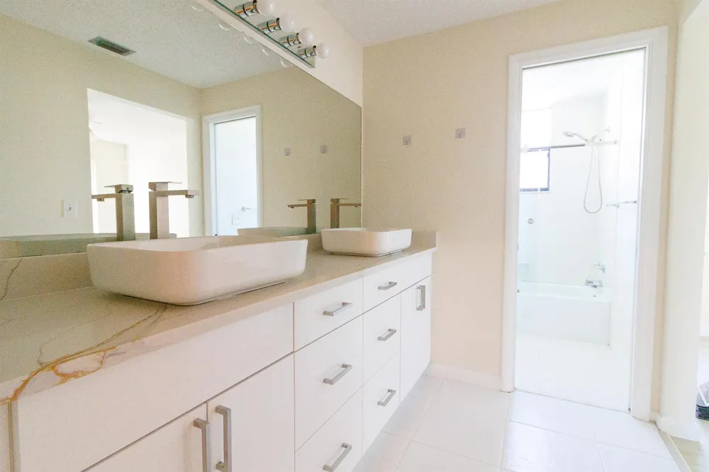 8197 ROYAL PALM COURT #5 Tamarac, FL 33321