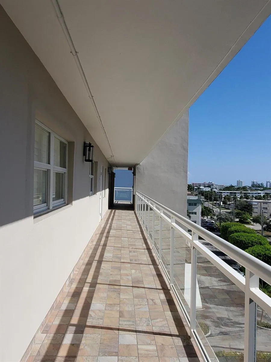 615 RIVERSIDE DRIVE #706 Pompano Beach, FL 33062