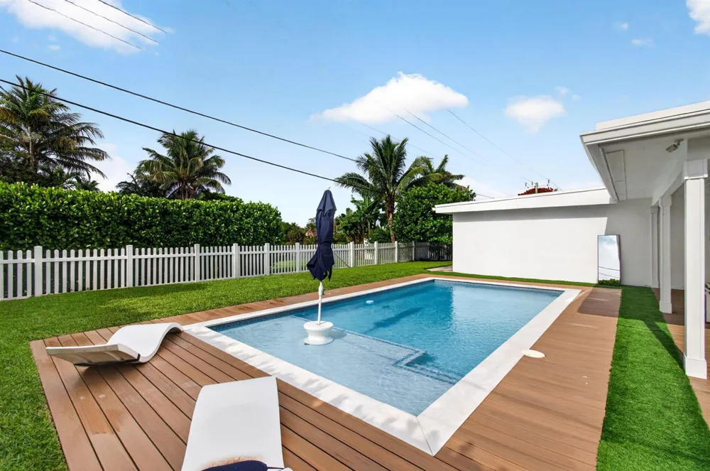 998 SW 7th Street Boca Raton, FL 33486