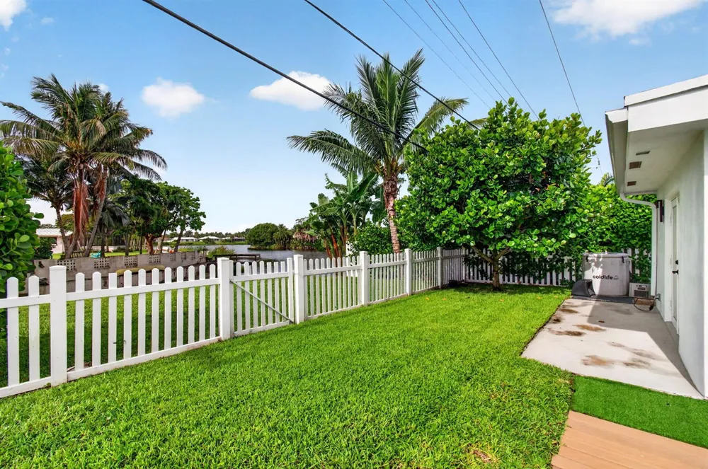 998 SW 7th Street Boca Raton, FL 33486