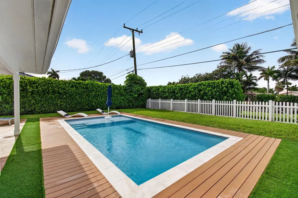 998 SW 7th Street Boca Raton, FL 33486