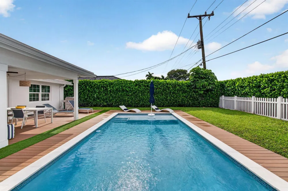 998 SW 7th Street Boca Raton, FL 33486