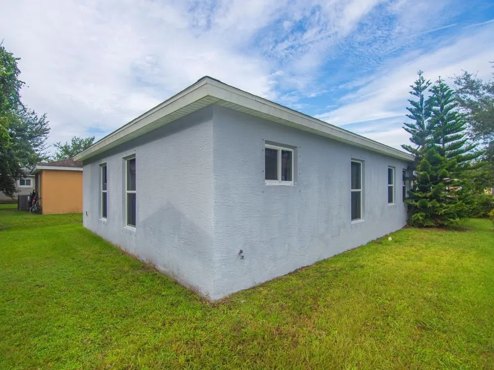 1724 10TH WAY SW Vero Beach, FL 32962