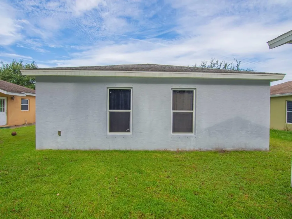 1724 10TH WAY SW Vero Beach, FL 32962