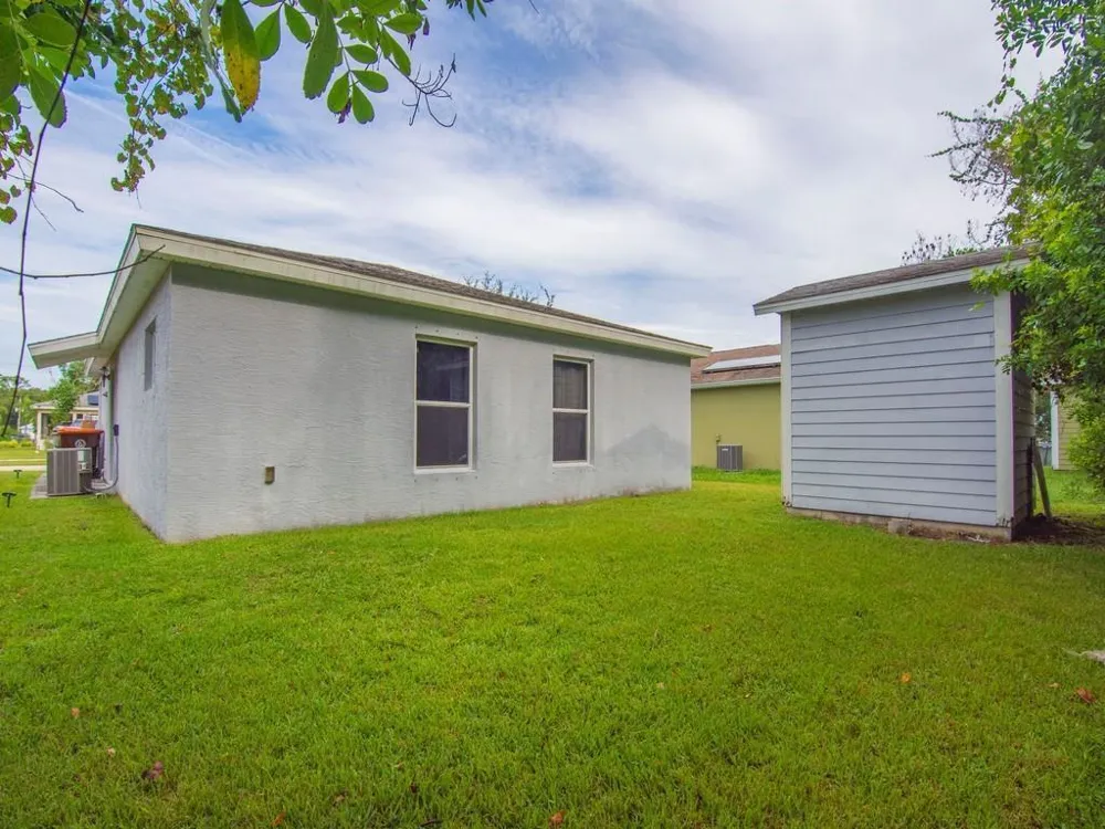 1724 10TH WAY SW Vero Beach, FL 32962