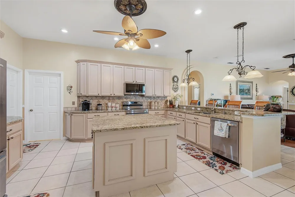 9 FAIRCASTLE LANE Palm Coast, FL 32137