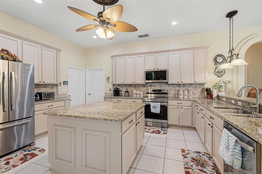 9 FAIRCASTLE LANE Palm Coast, FL 32137