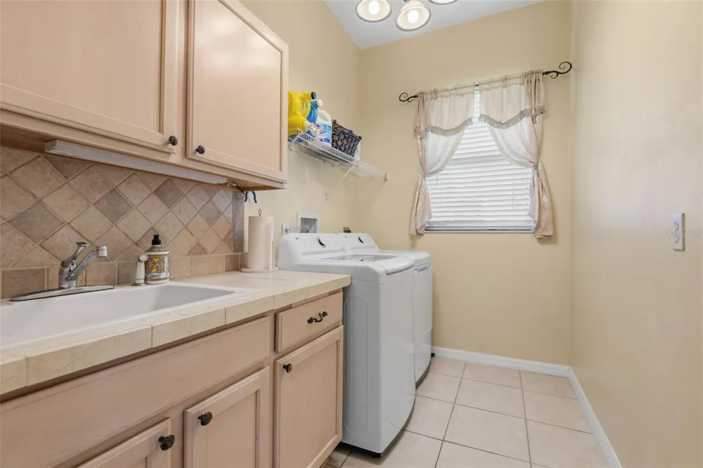 9 FAIRCASTLE LANE Palm Coast, FL 32137