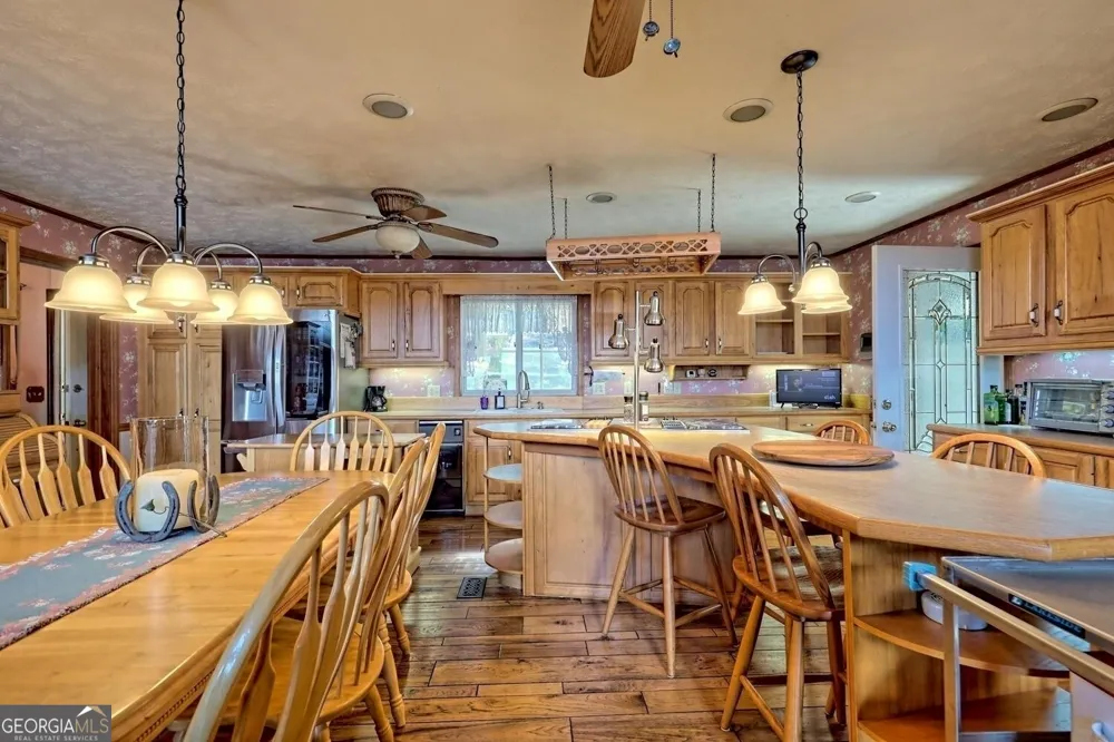 2734 Hidden Valley RD Hiawassee, GA 30546