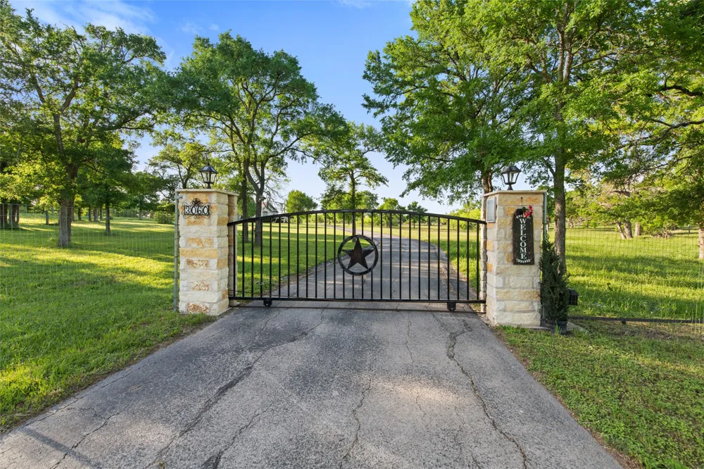 3060 Fm 1704 Elgin, TX 78621