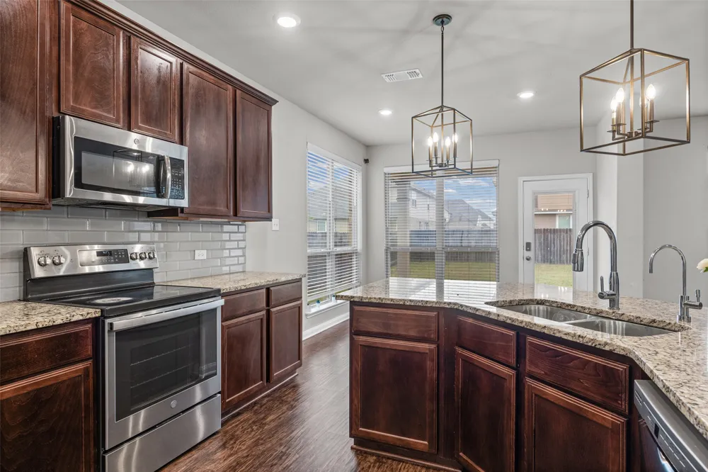 811 Clanton Cove Killeen, TX 76542