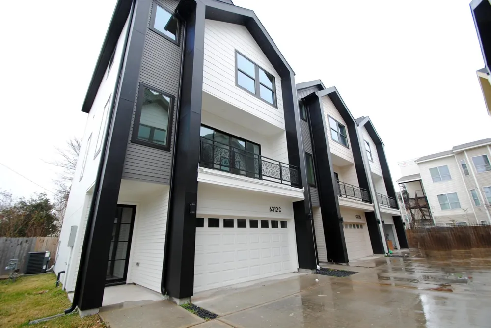 6312 Illinois Street #B Houston, TX 77021