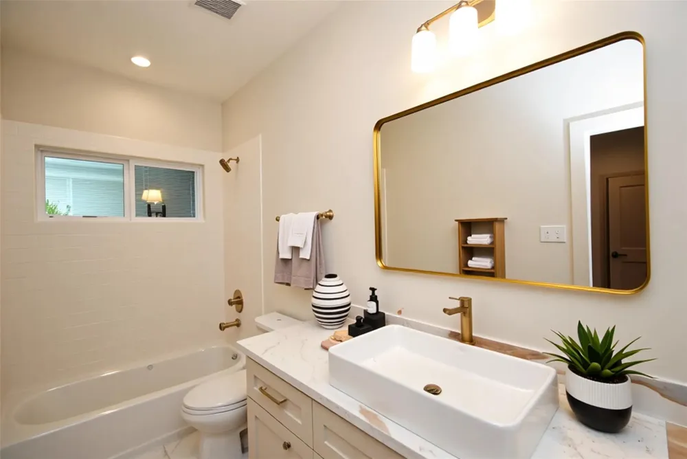 6312 Illinois Street #B Houston, TX 77021