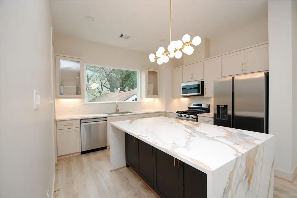 6312 Illinois Street #B Houston, TX 77021