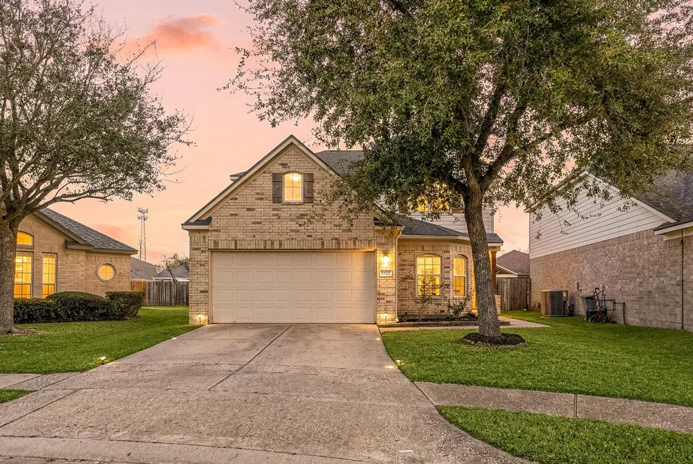 5911 Rosemary Circle Baytown, TX 77521