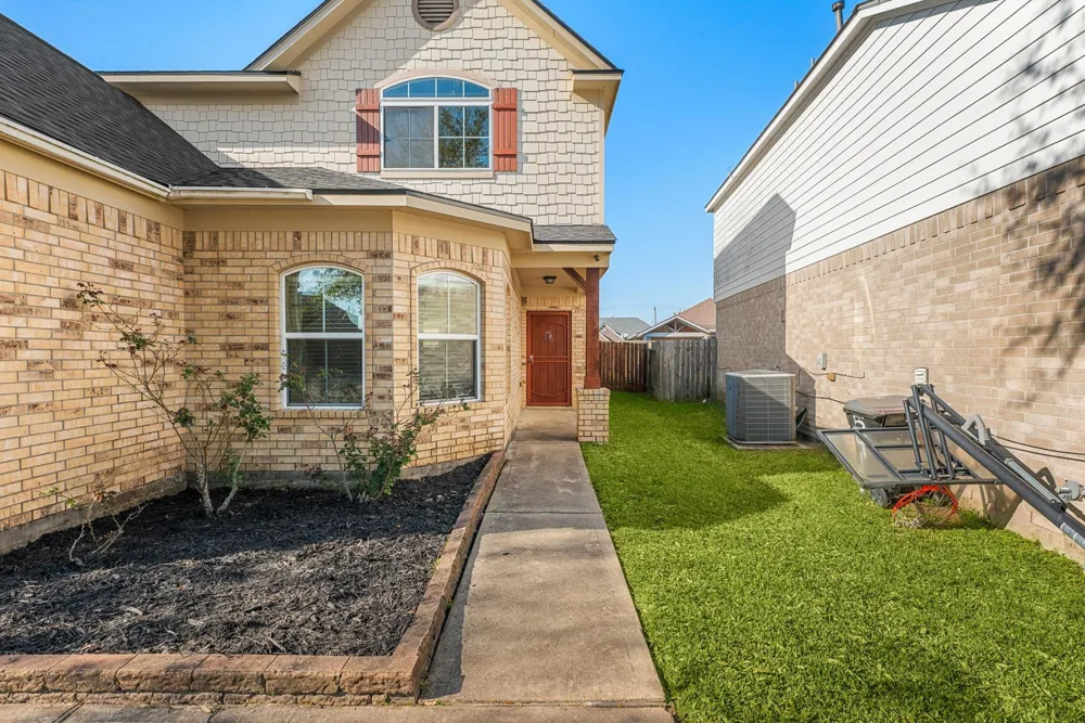 5911 Rosemary Circle Baytown, TX 77521