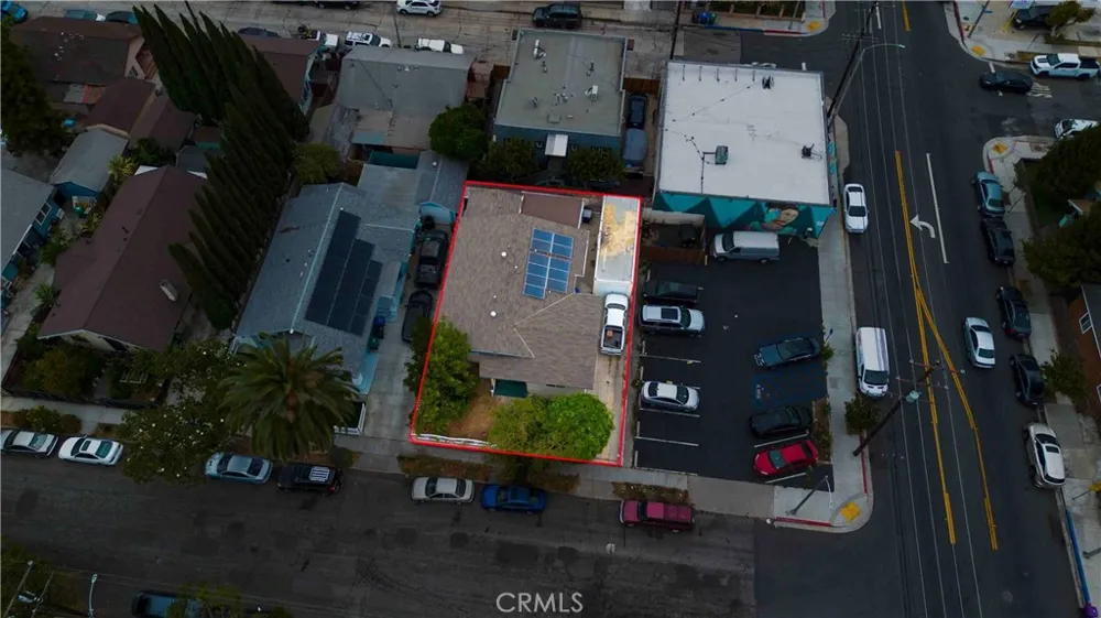 1012 Vina Long Beach, CA 90813