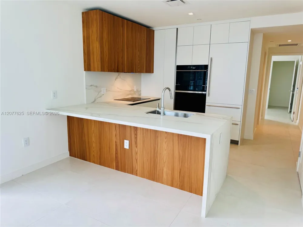 1400 Biscayne Blvd #1802 Miami, FL 33132
