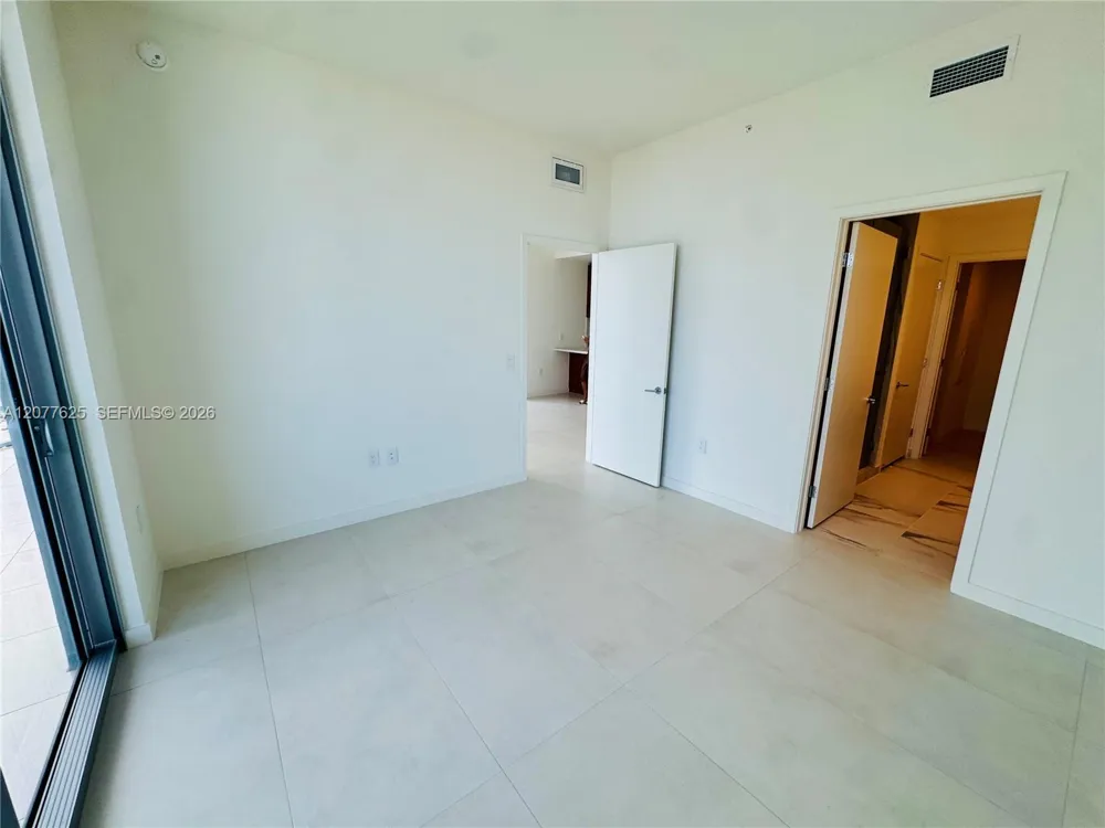 1400 Biscayne Blvd #1802 Miami, FL 33132
