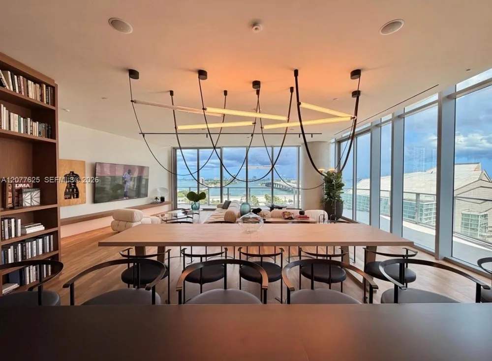 1400 Biscayne Blvd #1802 Miami, FL 33132